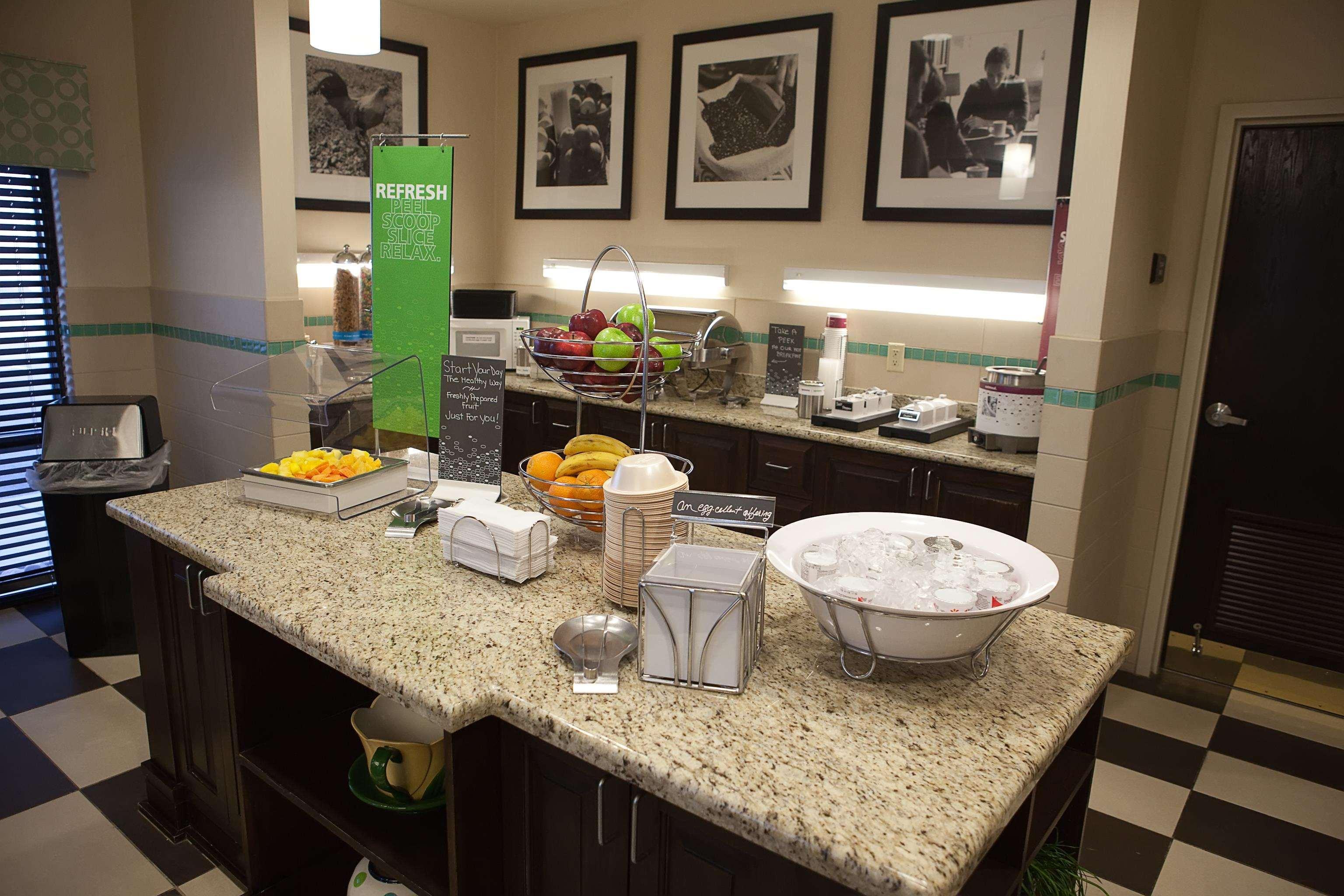 Hampton Inn Colby Esterno foto