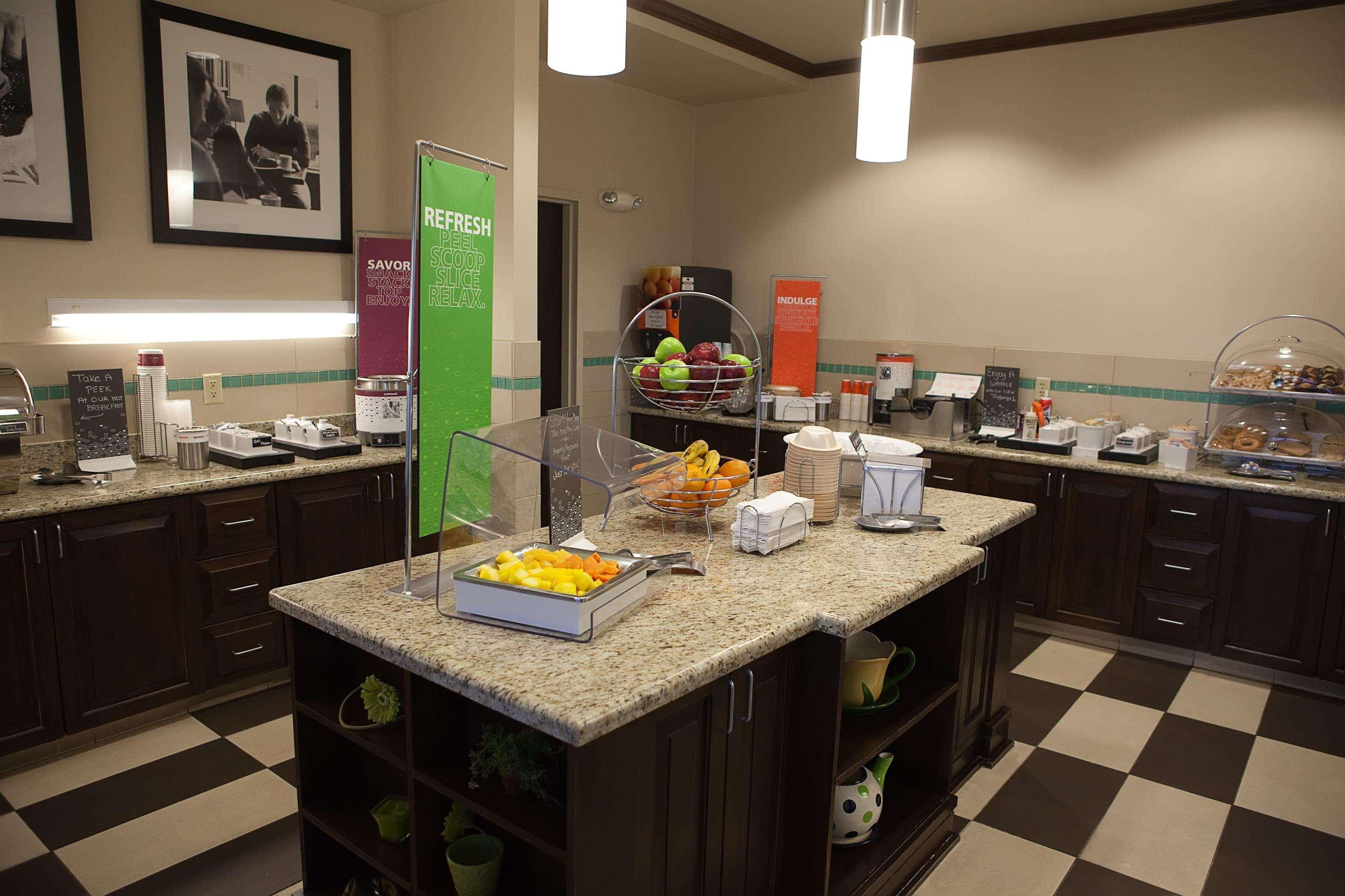 Hampton Inn Colby Esterno foto