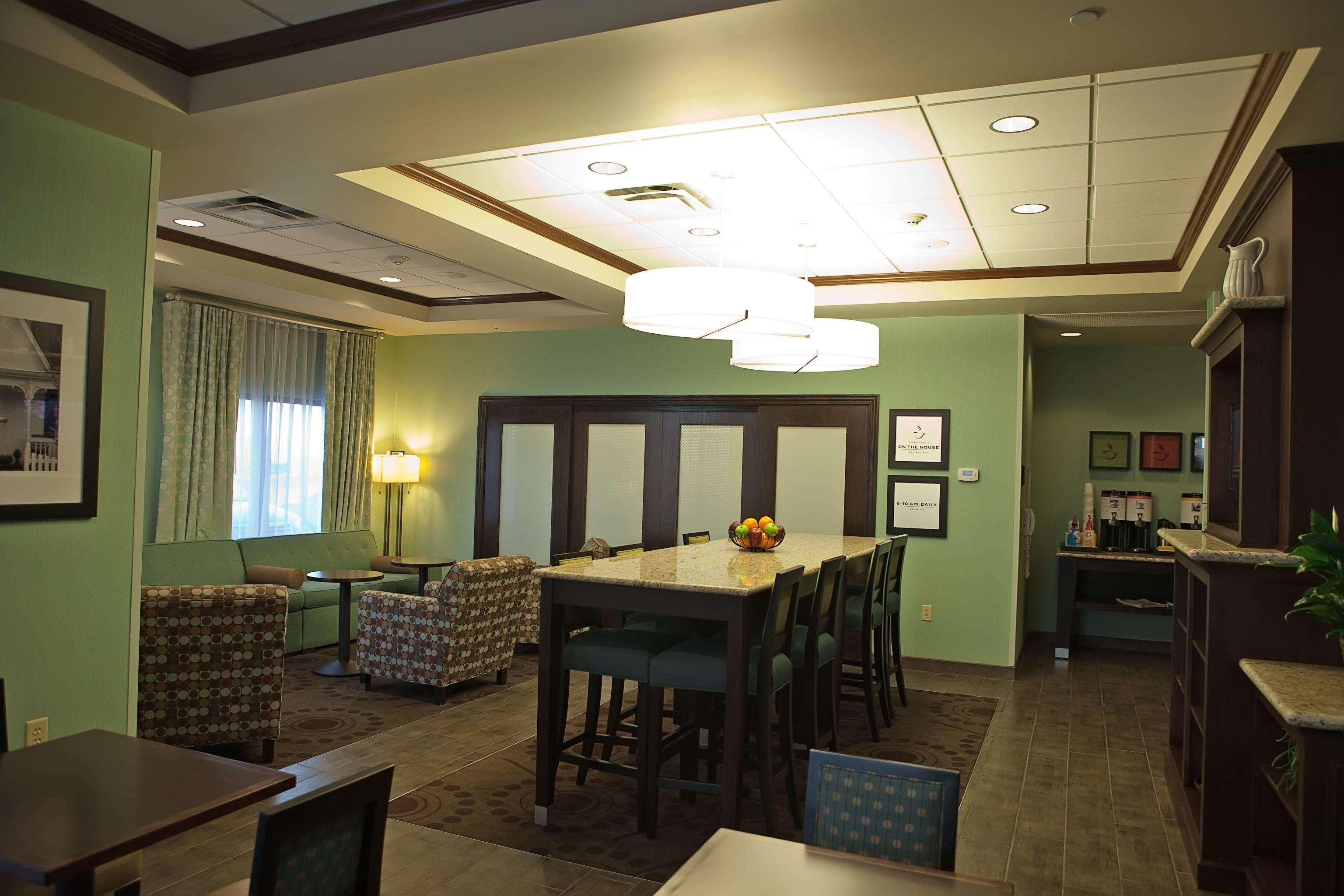 Hampton Inn Colby Esterno foto