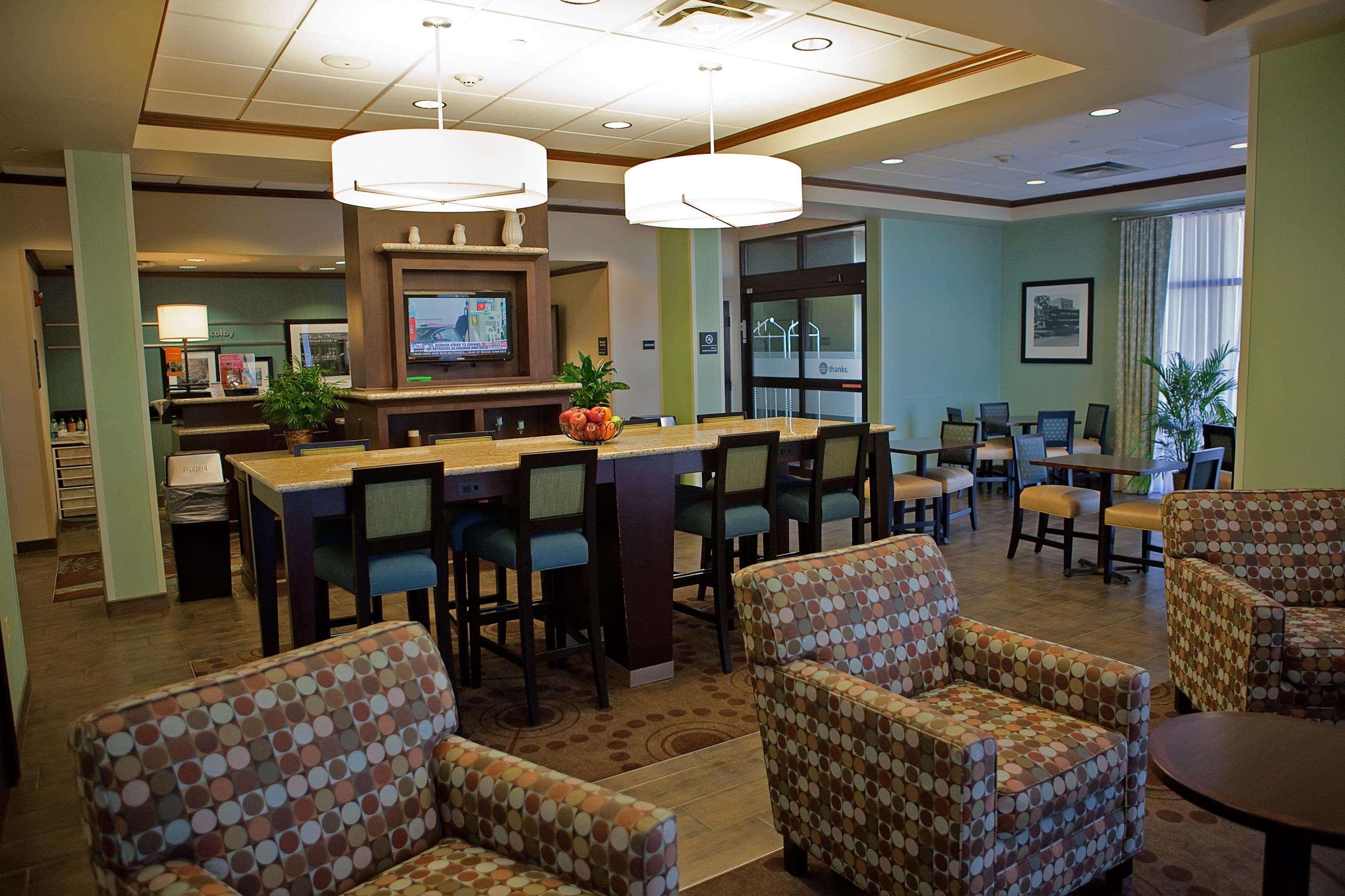 Hampton Inn Colby Esterno foto