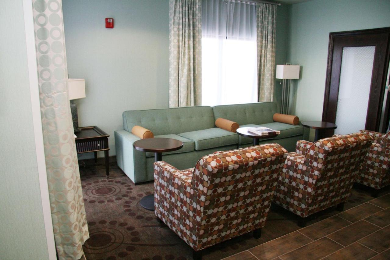 Hampton Inn Colby Esterno foto