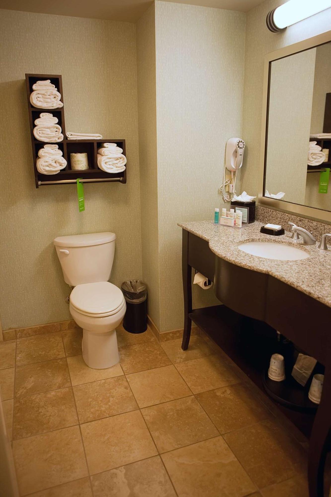 Hampton Inn Colby Esterno foto